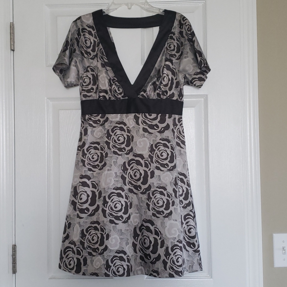 Guess Women's Dress Size Small NWT